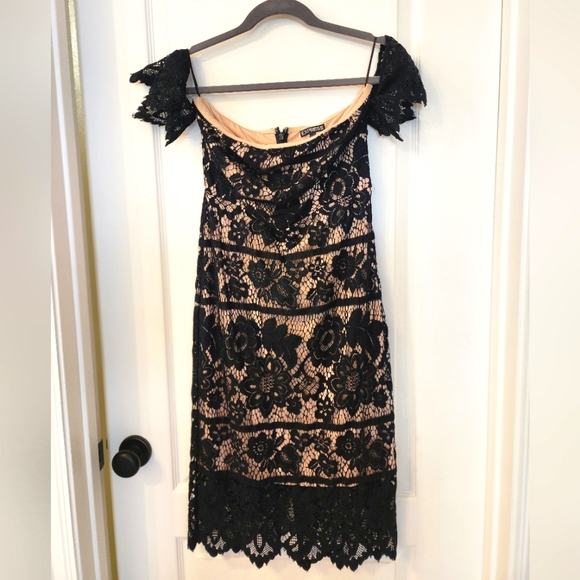Express Lace off-the-shoulder dress - Picture 1 of 3